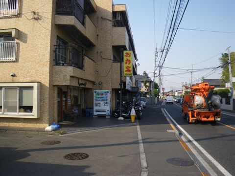 09052003.jpg